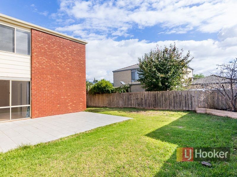 122 Wilmington Avenue, Hoppers Crossing VIC 3029