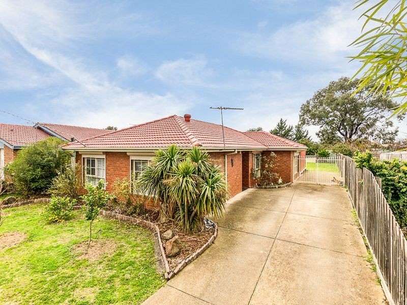 8 Sanderling Street, Werribee VIC 3030