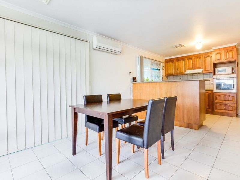 8 Sanderling Street, Werribee VIC 3030