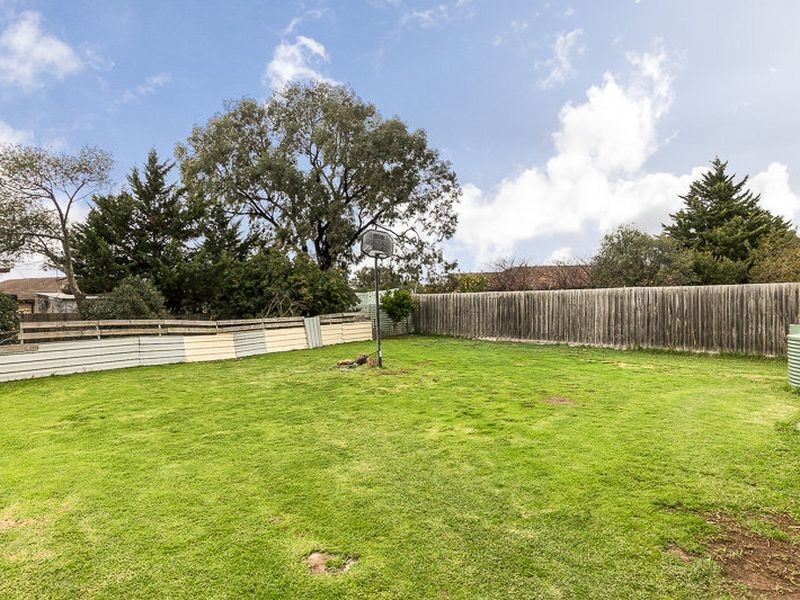 8 Sanderling Street, Werribee VIC 3030