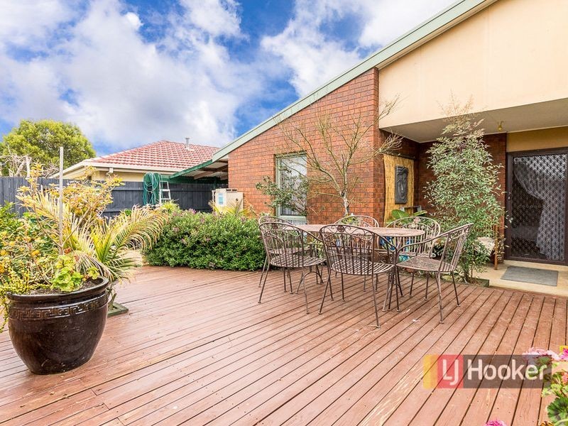 2/5 Enfield Avenue, Werribee VIC 3030