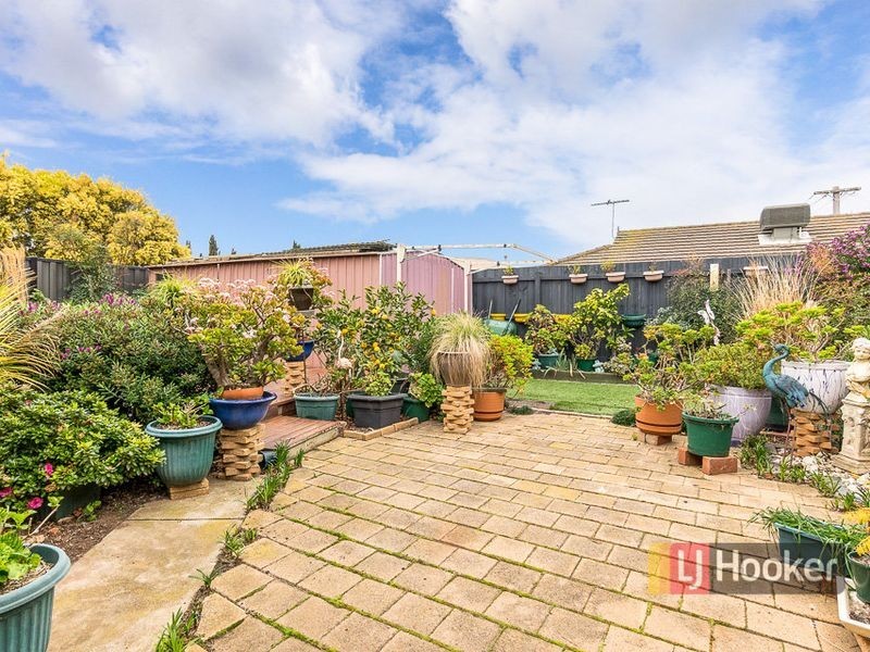 2/5 Enfield Avenue, Werribee VIC 3030