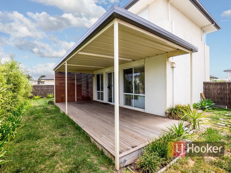 6 Signature Boulevard, Sanctuary Lakes VIC 3030