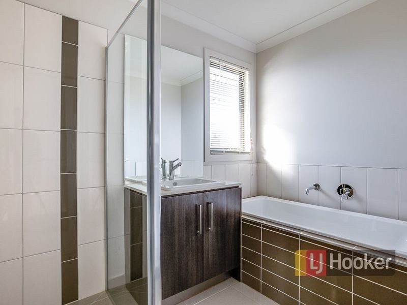 51 Greenleaf Circuit, Tarneit VIC 3029