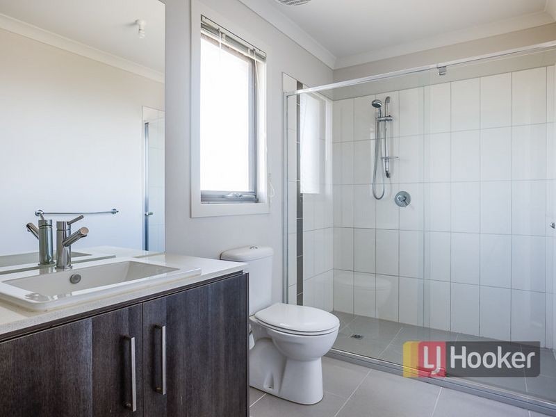 51 Greenleaf Circuit, Tarneit VIC 3029