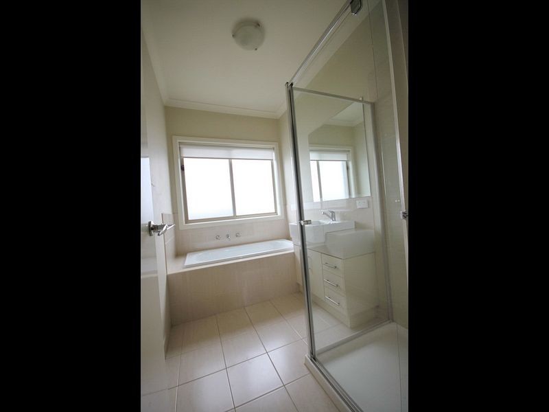 10 Kristini Place, Truganina VIC 3029