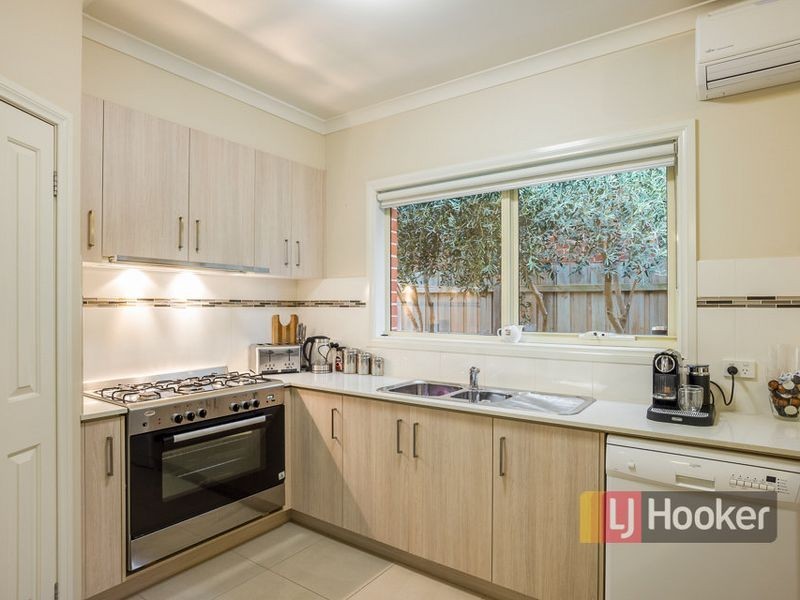2/22 Yankos Drive, Werribee VIC 3030