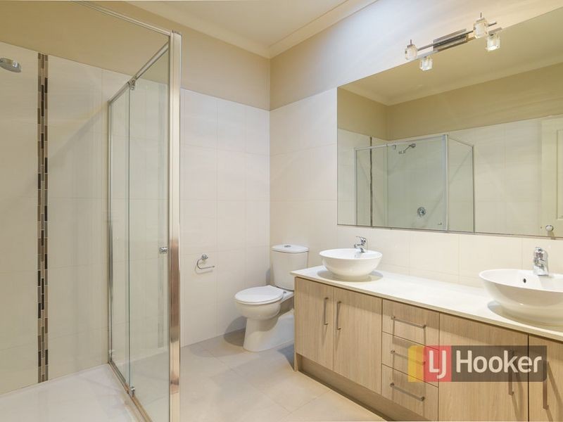 2/22 Yankos Drive, Werribee VIC 3030