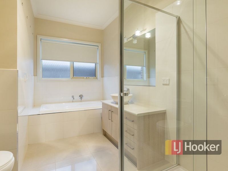 2/22 Yankos Drive, Werribee VIC 3030