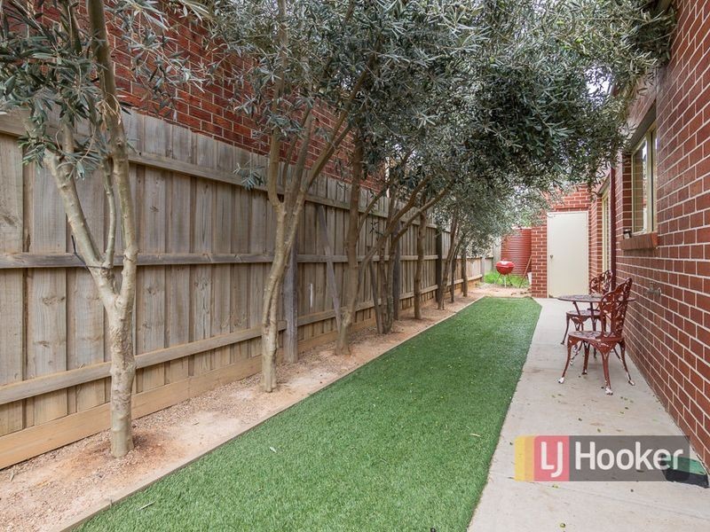 2/22 Yankos Drive, Werribee VIC 3030