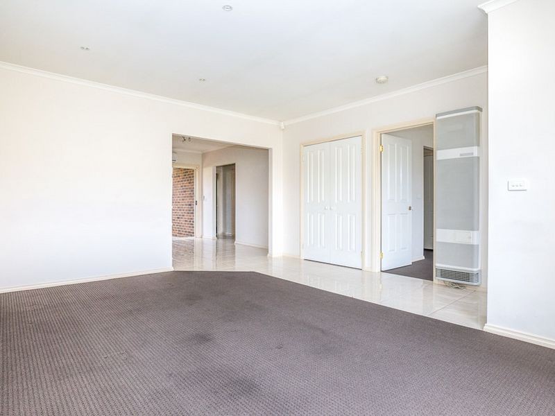 2/4 Albert Place, Hoppers Crossing VIC 3029