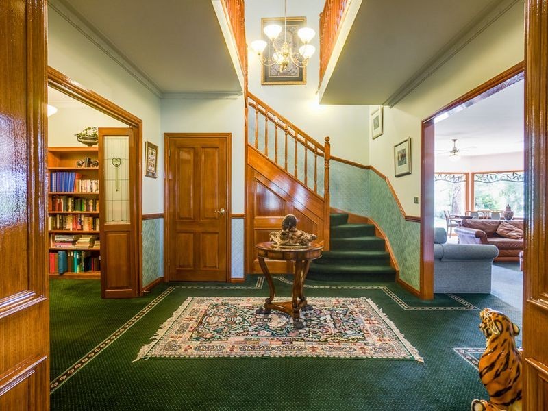 15-17 Sanctuary Close, Werribee VIC 3030