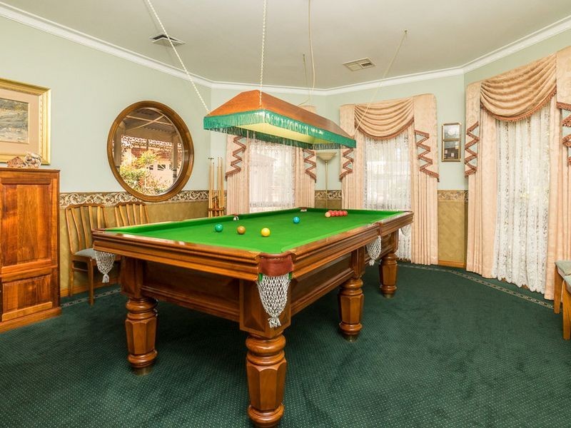 15-17 Sanctuary Close, Werribee VIC 3030