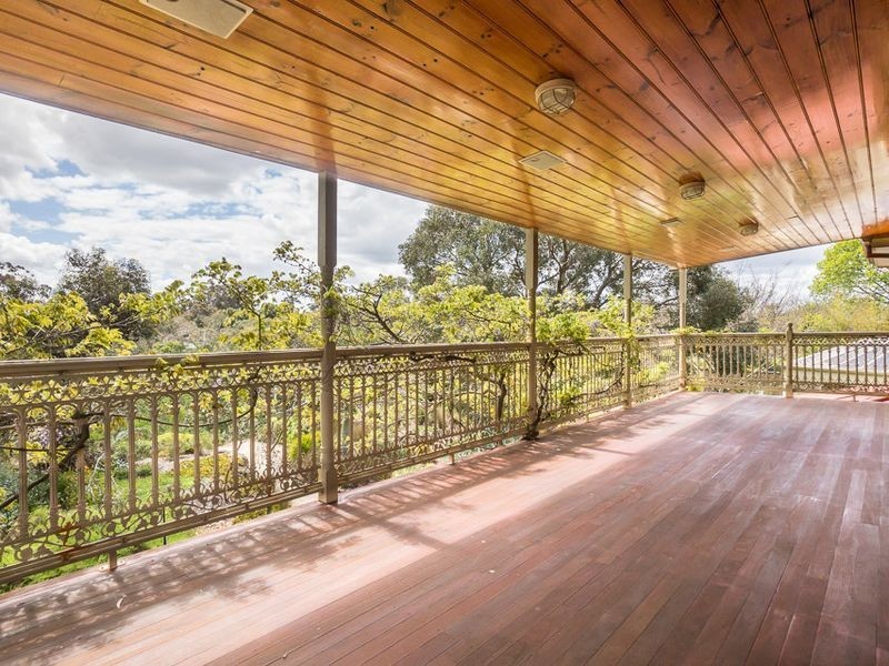 15-17 Sanctuary Close, Werribee VIC 3030