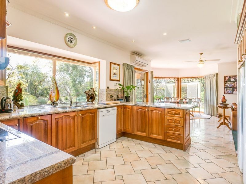 15-17 Sanctuary Close, Werribee VIC 3030