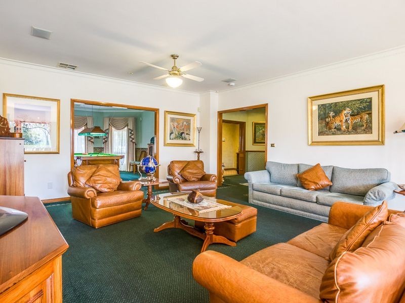 15-17 Sanctuary Close, Werribee VIC 3030