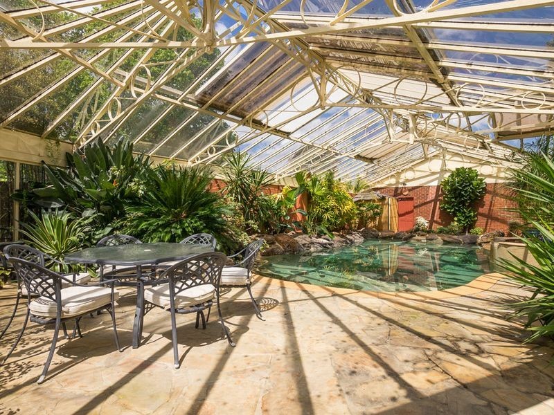 15-17 Sanctuary Close, Werribee VIC 3030