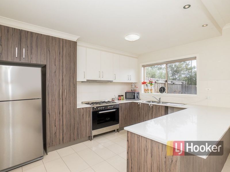 2/10 Quinlan Court, Werribee VIC 3030