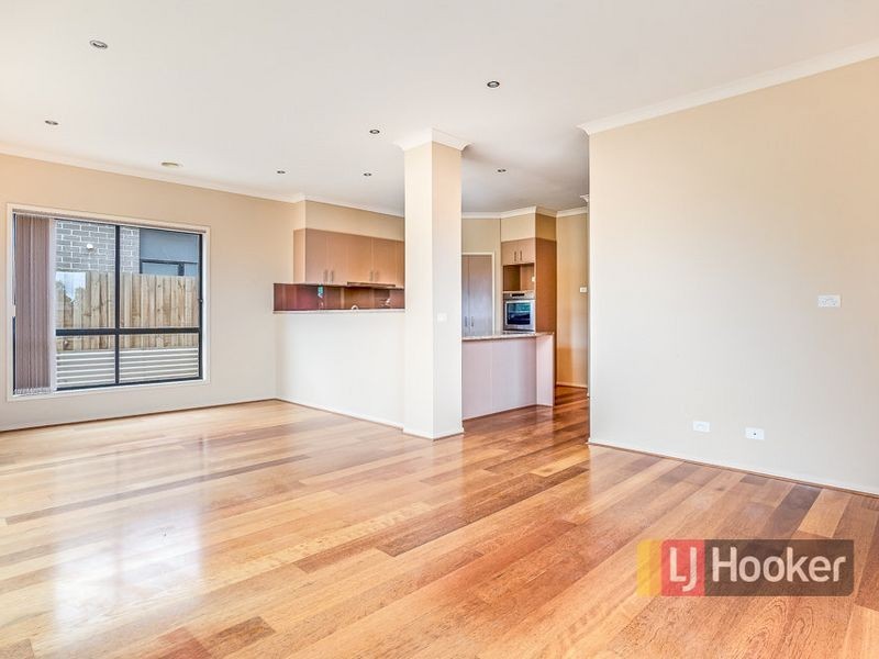 8 Sulfaro Drive, Werribee VIC 3030