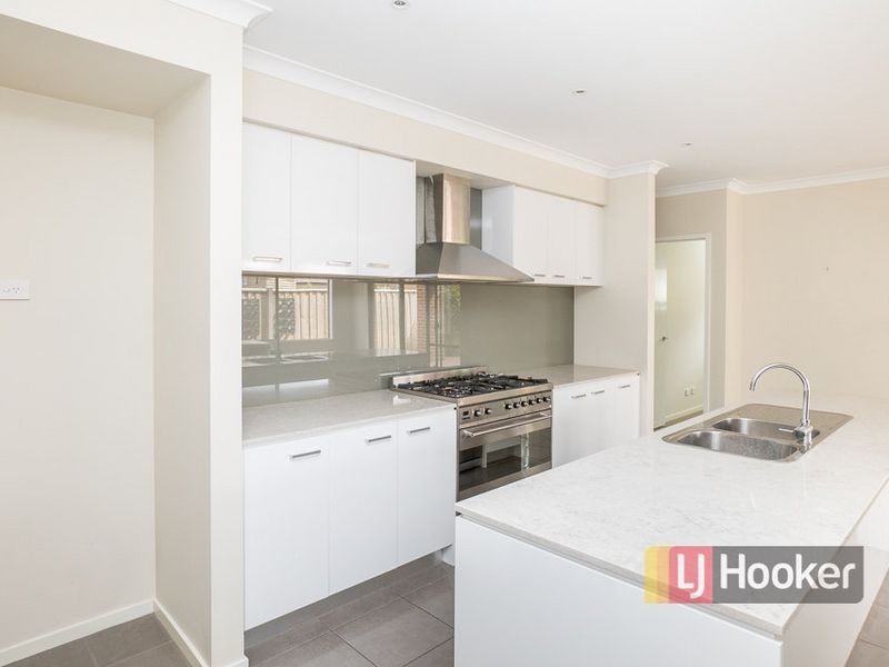 5 Macaloney Road, Williams Landing VIC 3027