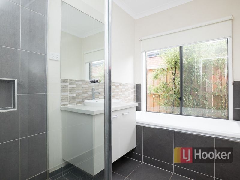 5 Macaloney Road, Williams Landing VIC 3027