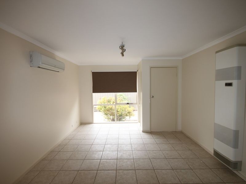 2/22 Centre Road, Werribee VIC 3030