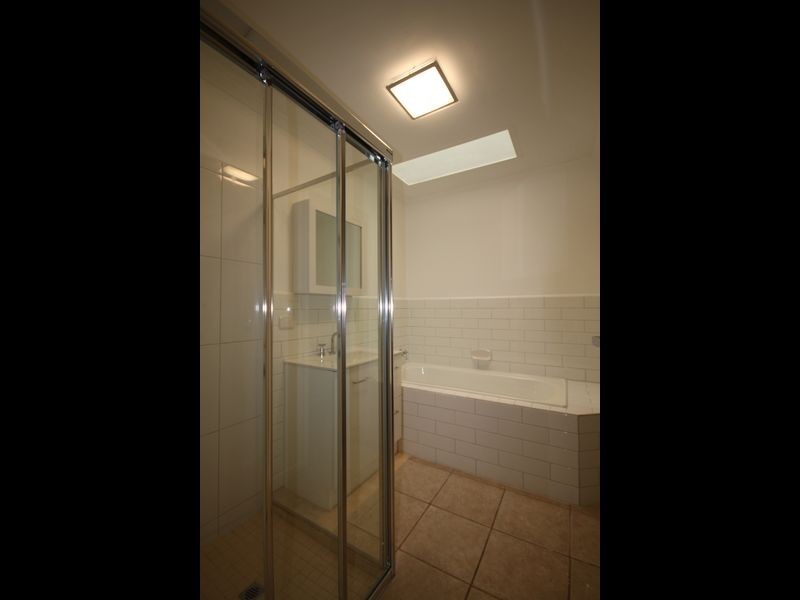 2/22 Centre Road, Werribee VIC 3030