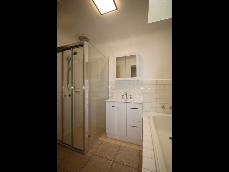 2/22 Centre Road, Werribee VIC 3030