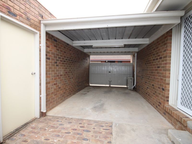 2/22 Centre Road, Werribee VIC 3030