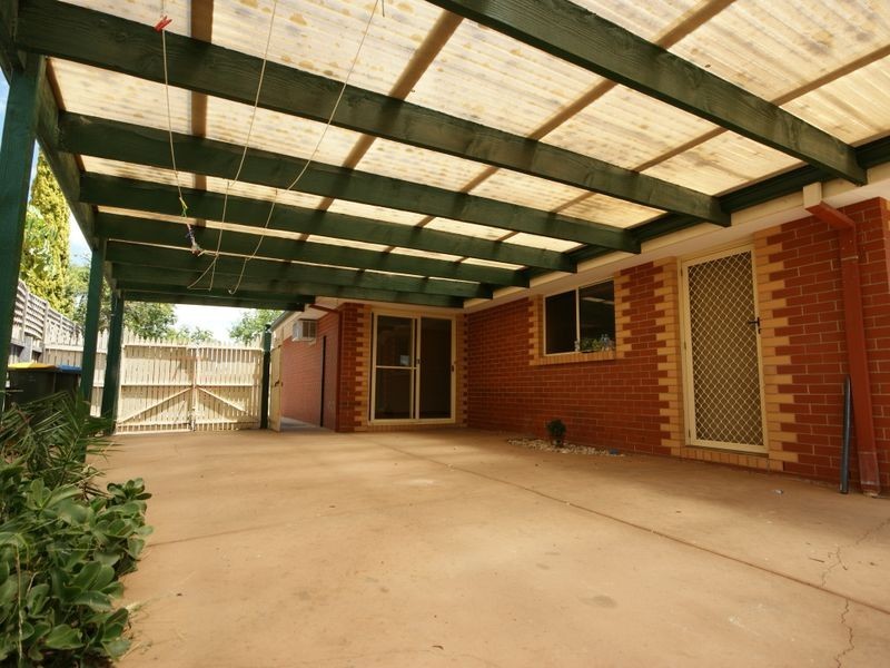 18 Thames Boulevard, Werribee VIC 3030