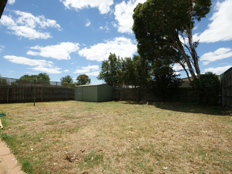 18 Thames Boulevard, Werribee VIC 3030