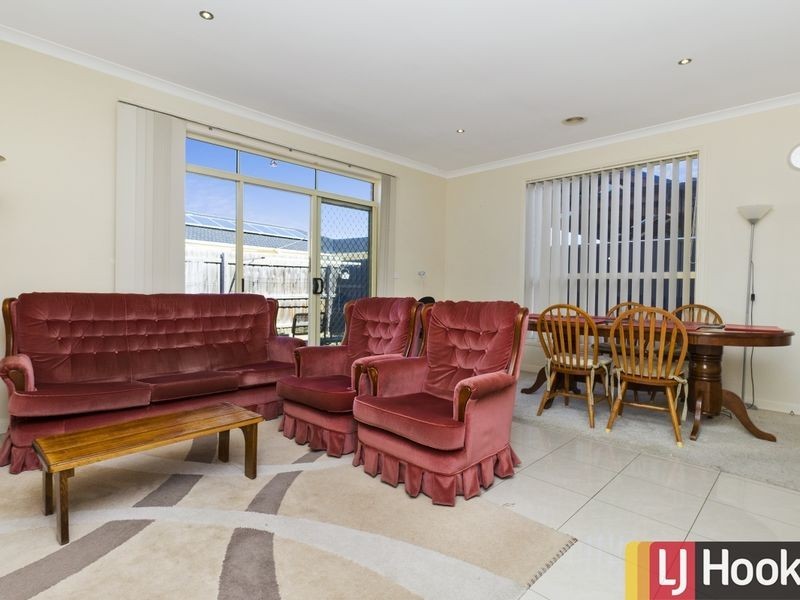 2/13 Bellinger Crescent, Wyndham Vale VIC 3024