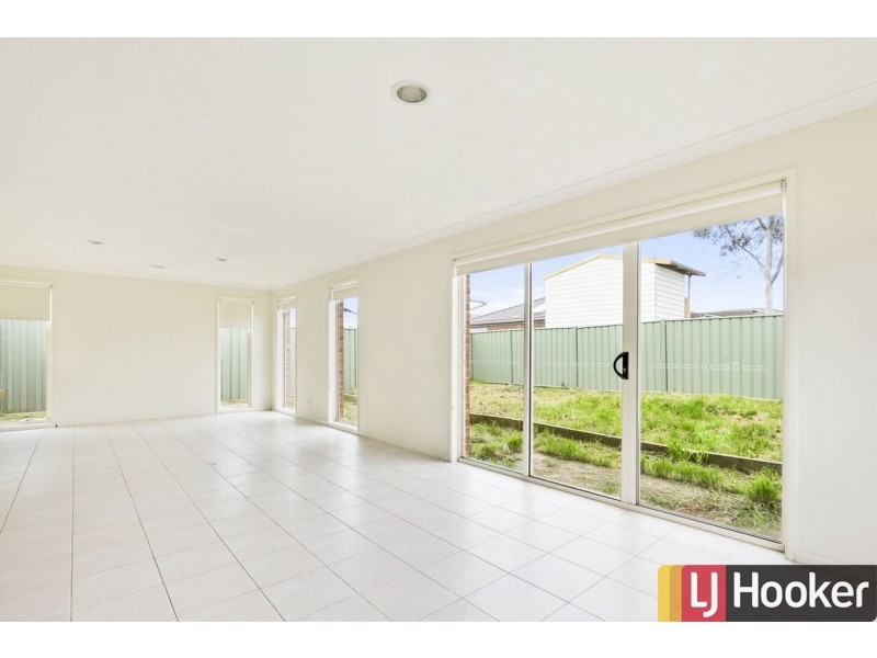 15 Manuka Grove, Wyndham Vale VIC 3024