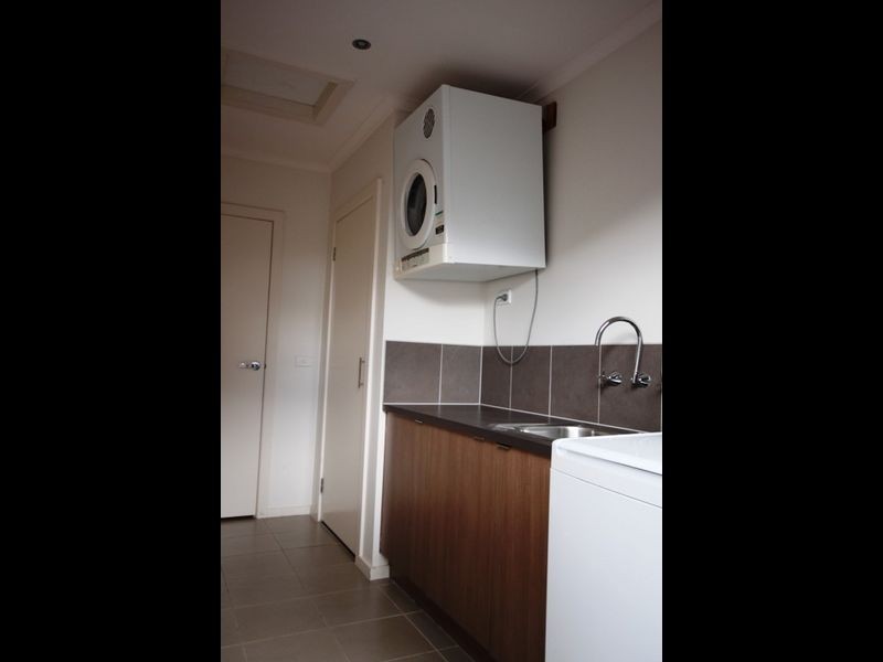 8 Peregrine Court, Tarneit VIC 3029