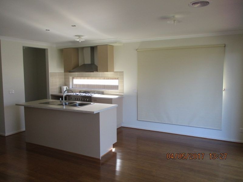 8 Monique Way, Tarneit VIC 3029