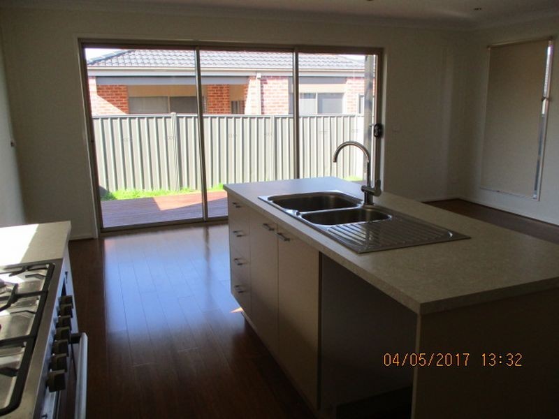 8 Monique Way, Tarneit VIC 3029