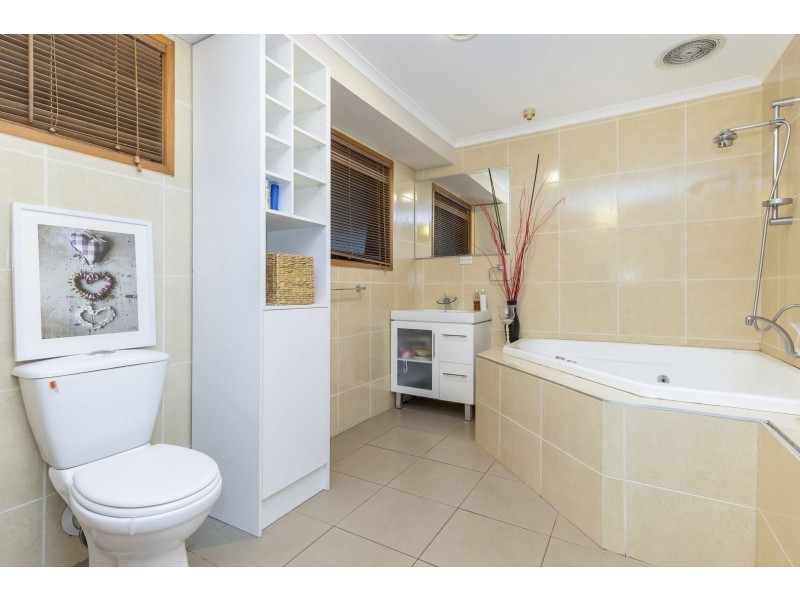 8 Bowden Street, Hoppers Crossing VIC 3029