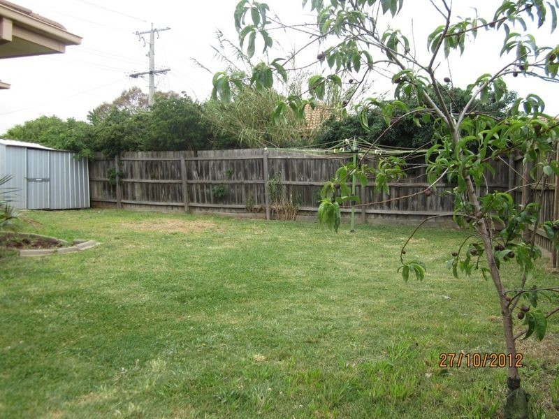 35 Kathleen Crescent, Hoppers Crossing VIC 3029