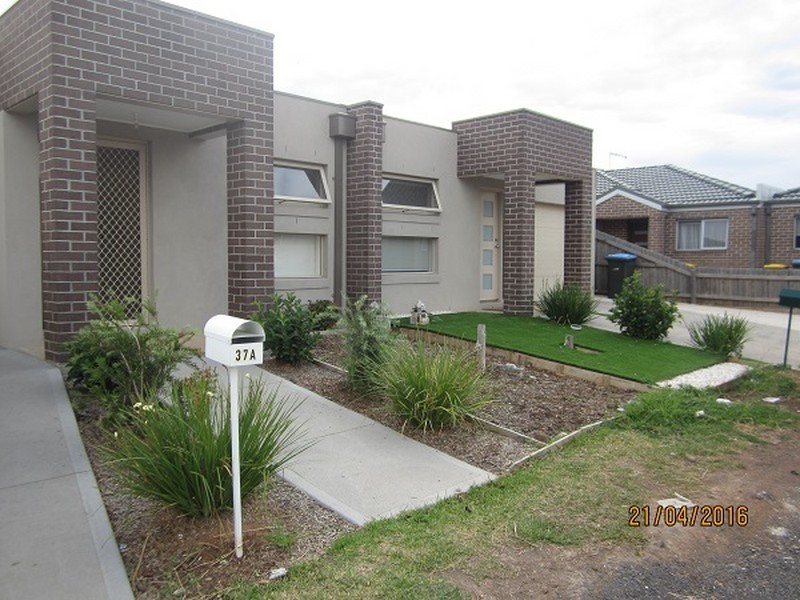 37a Claire Way, Tarneit VIC 3029