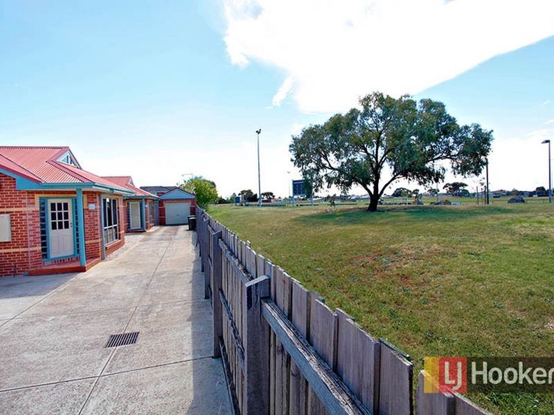 2/86 Hogans Road, Hoppers Crossing VIC 3029