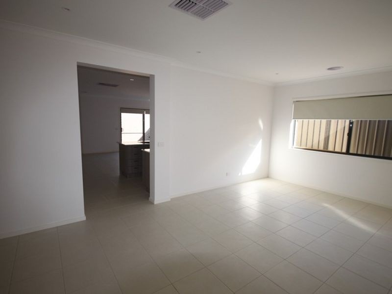 19 Chartwell Avenue, Truganina VIC 3029