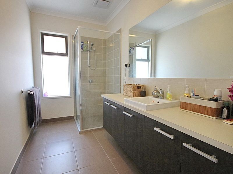 4 Vibrandia Way, Truganina VIC 3029