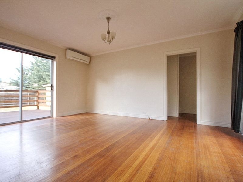 11 Golden Avenue, Werribee VIC 3030