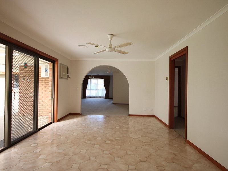 54 Nantilla Crescent, Werribee VIC 3030