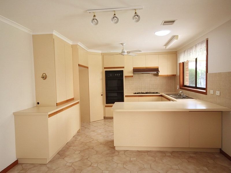 54 Nantilla Crescent, Werribee VIC 3030