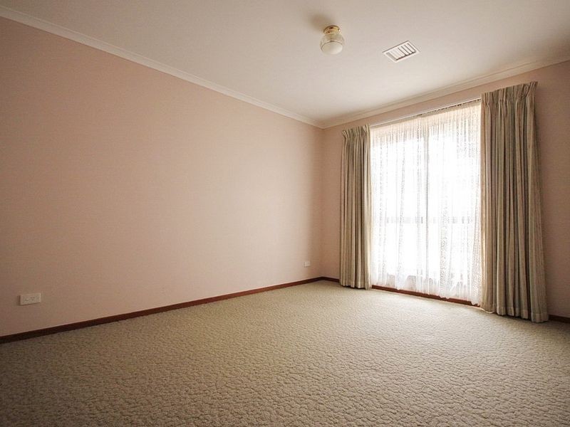 54 Nantilla Crescent, Werribee VIC 3030