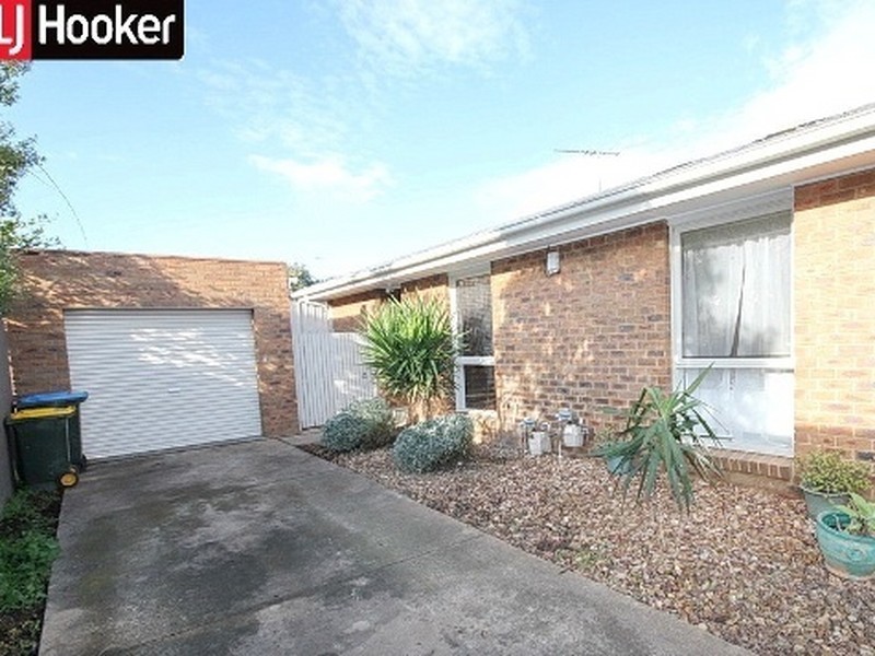 3/22 Centre Avenue, Werribee VIC 3030