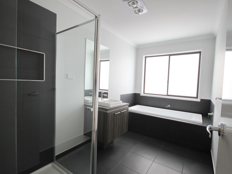 15 Wongabeena Grove, Werribee VIC 3030