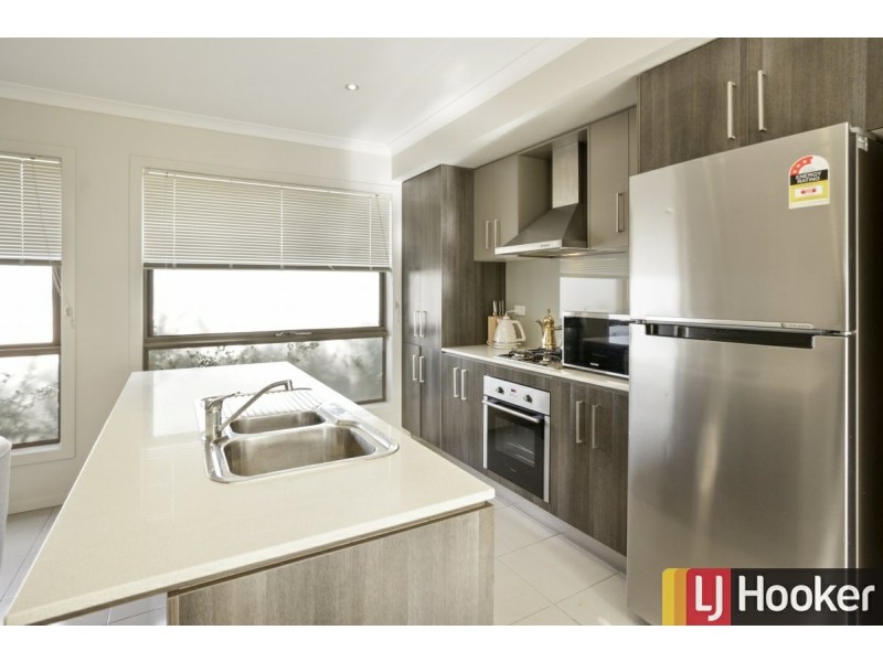 31 Basinview Drive, Tarneit VIC 3029