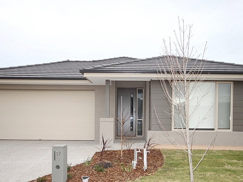 37 Taworri Crescent, Werribee VIC 3030